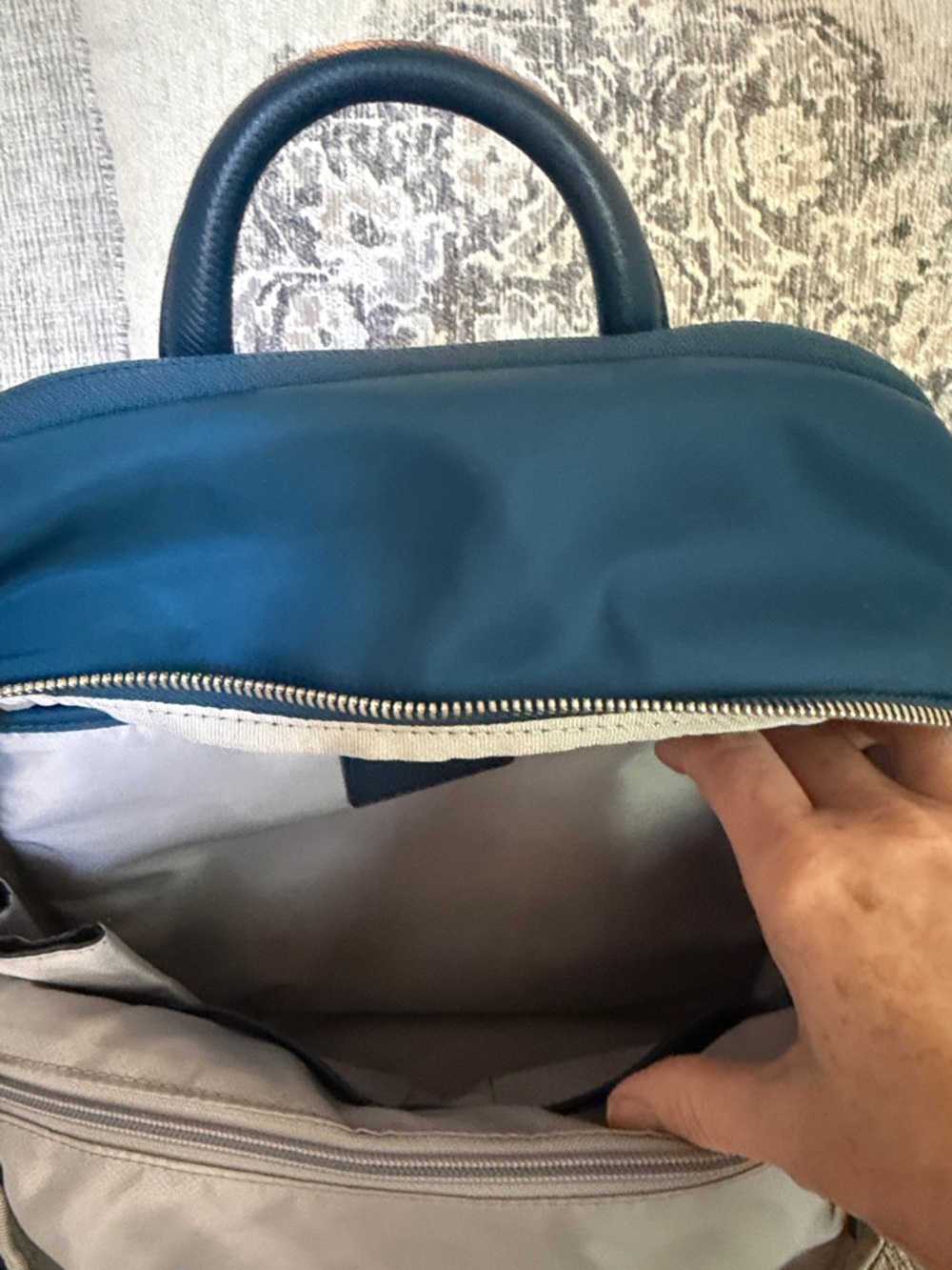 Tumi Teal Men's Backpack with Leather Trim.. never used. - Picture 6 of 7
